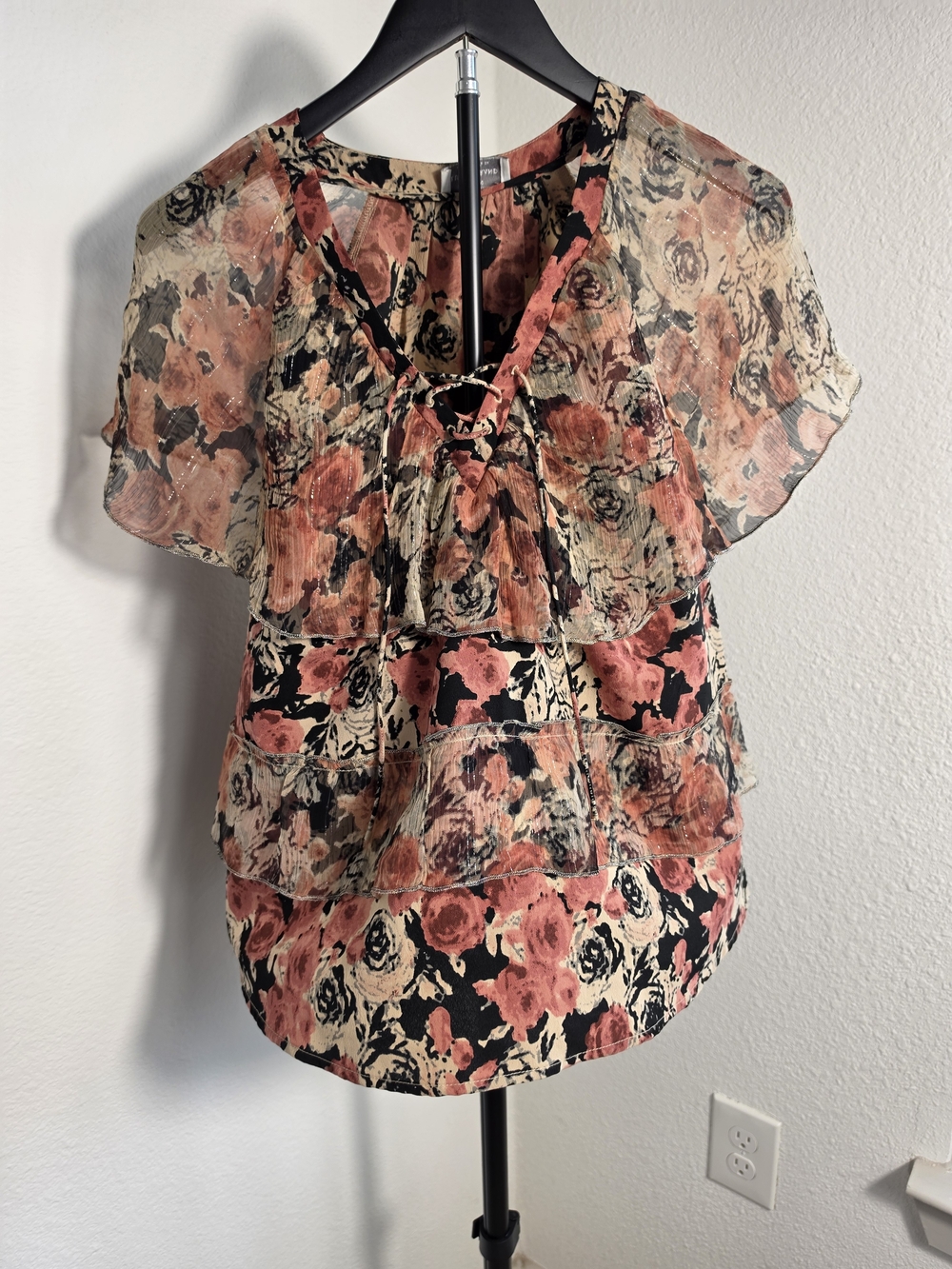 ​Lucky Brand Floral Metallic Ruffle Blouse Pink Black Rose Boho Tie Neck Medium